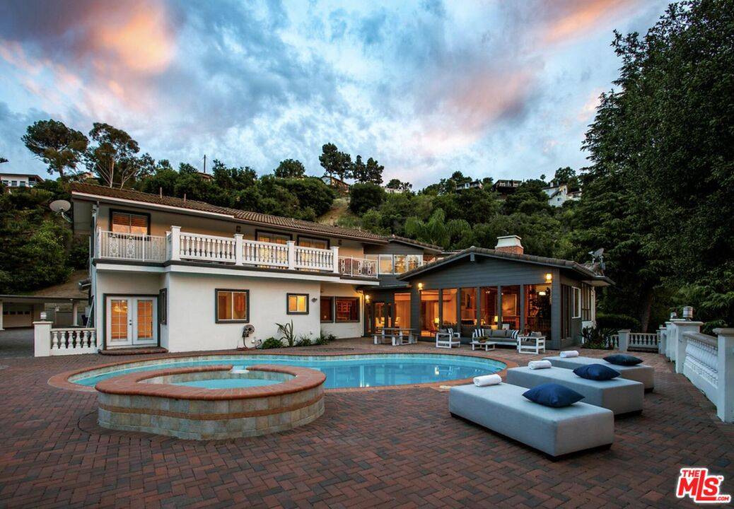 3200   Oakley Dr 5BR Hollywood Hills East La