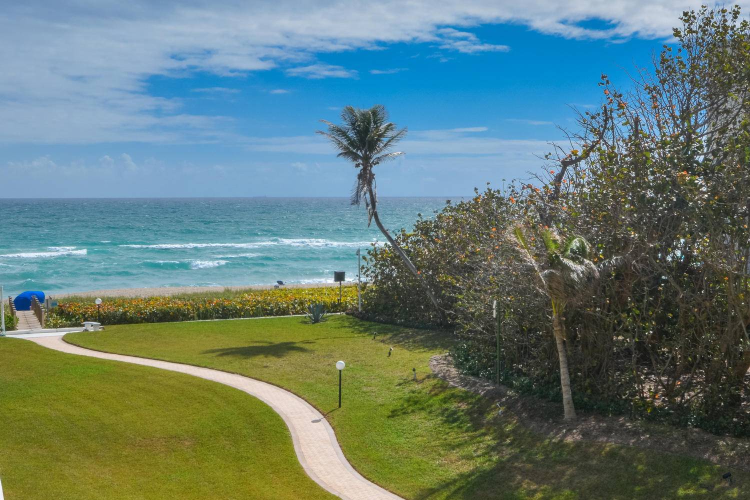 Great Seasonal Rental with pool Ocean views.
