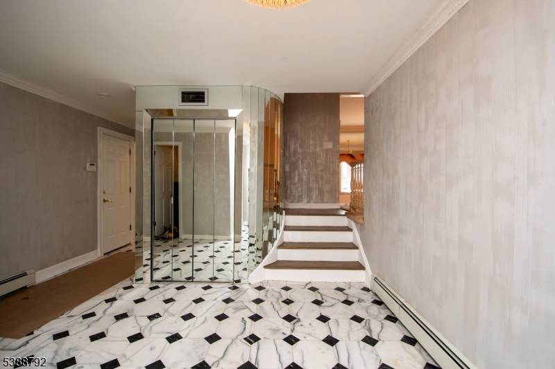 SUPER SPLIT LEVEL OFFERS 3 BEDROOMS, 2.