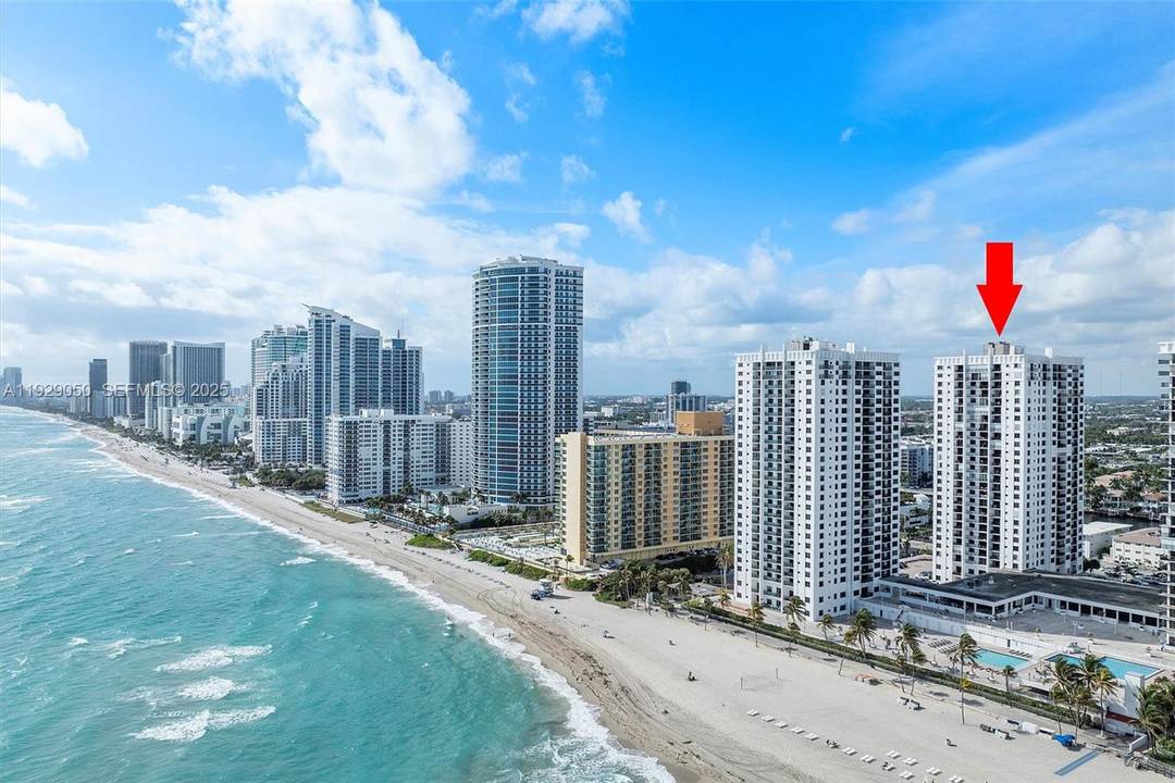 OCEAN VIEW ! This spacious 2BR 2BA corner condo boasts stunning views of both the Intracoastal amp ; ocean.