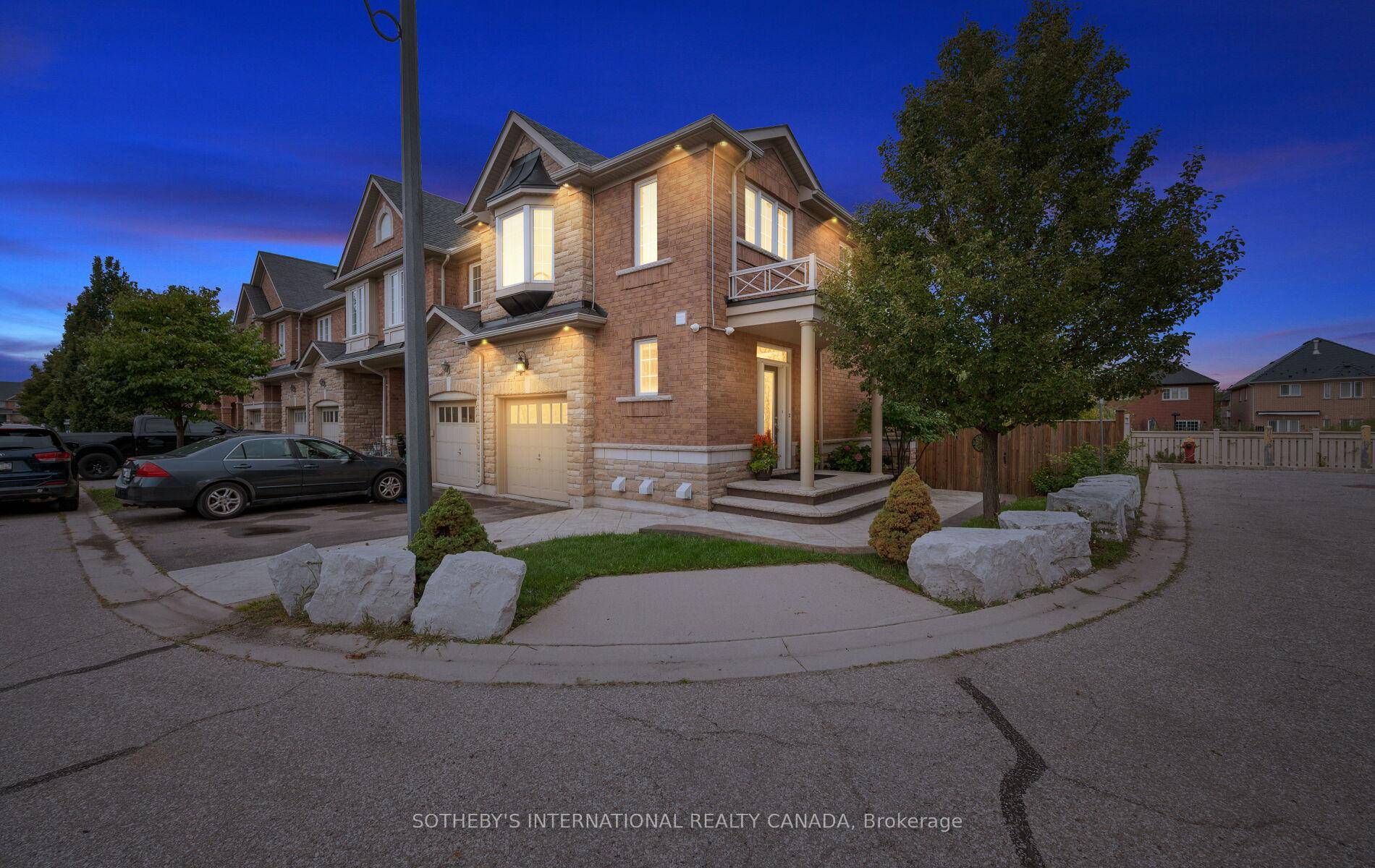 Fabulous on Farmstead ! Located in the desirable Willmott neighbourhood of Milton, Unit 21 is a beautifully landscaped corner lot, end unit townhome that backs onto tranquil green space.