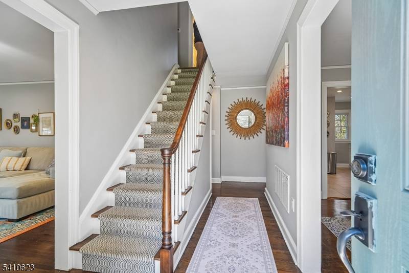 Renovated charming cape cod in fantastic location !