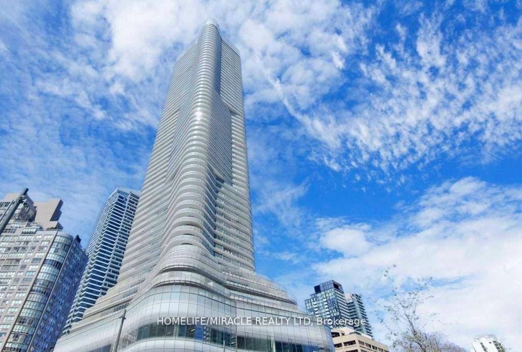 Luxury Condo Studio Unit Located In The Heart Of Downtown Toronto Between Bay St amp ; Yonge St On Wellesley St.