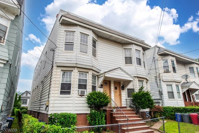 Welcome to this expansive fourplex in the heart of West Orange, an ideal opportunity for both investors and owner occupants !