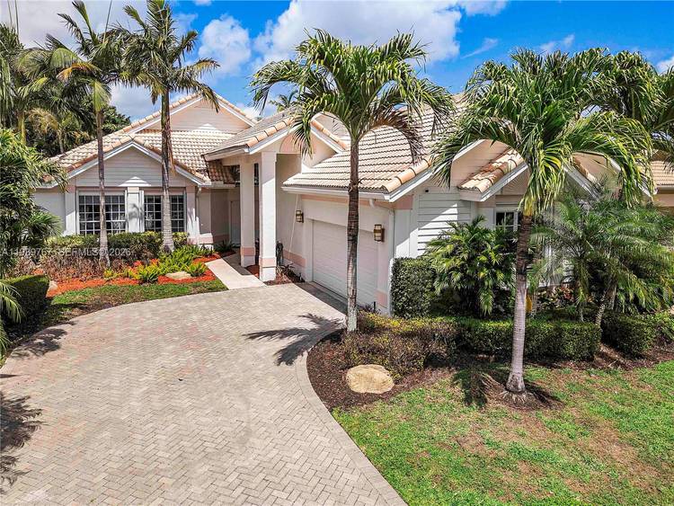 New price in Ironhorse, a 24 hour guard gated golf community known for its privacy, natural beauty, and strong sense of neighborhood.