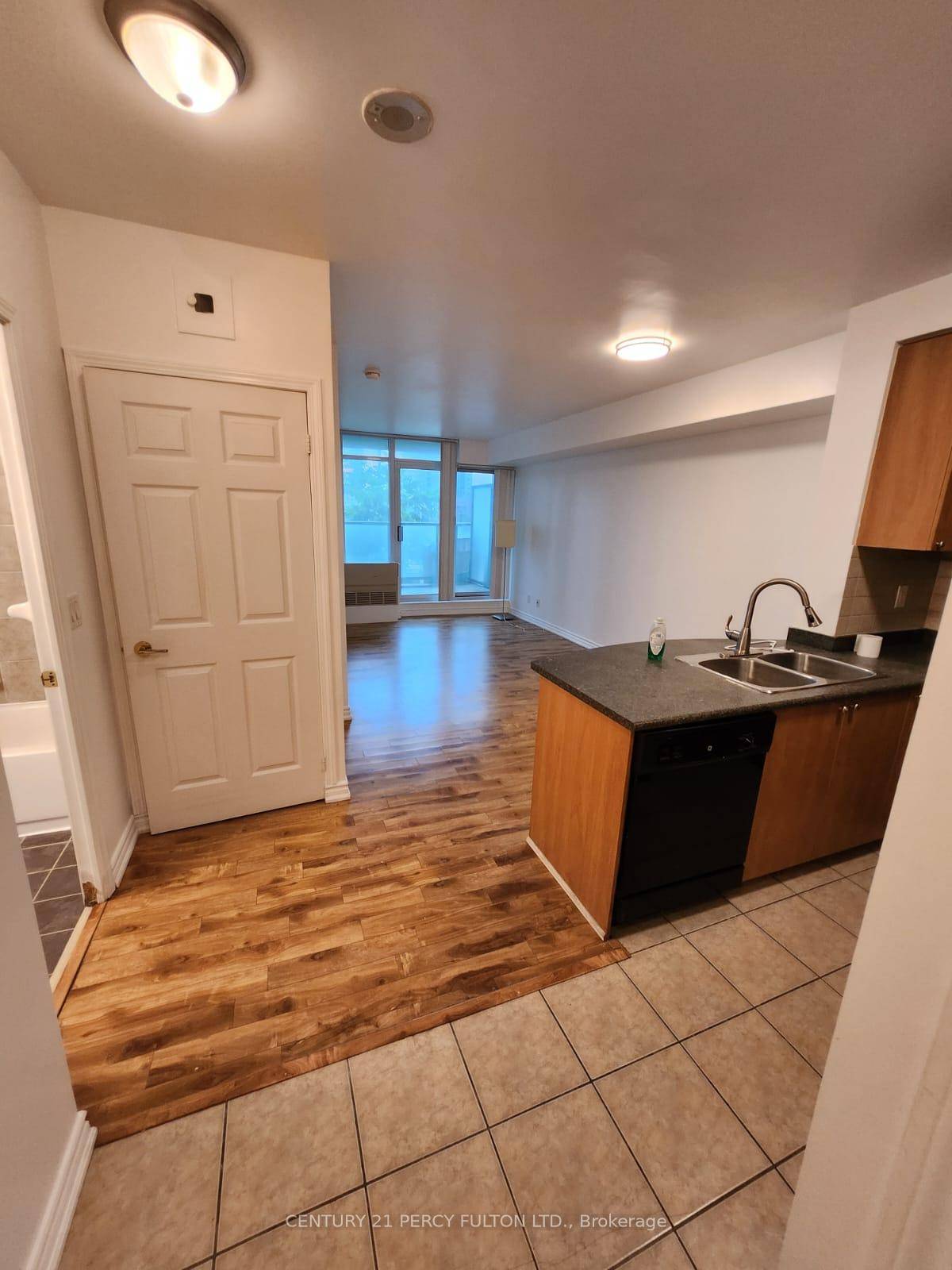 Prime Location At Yonge Finch Subway At Door, 575 Sqft Perfect Layout, Extra W O Balcony, Spacious, Bright And Cozy Unit.