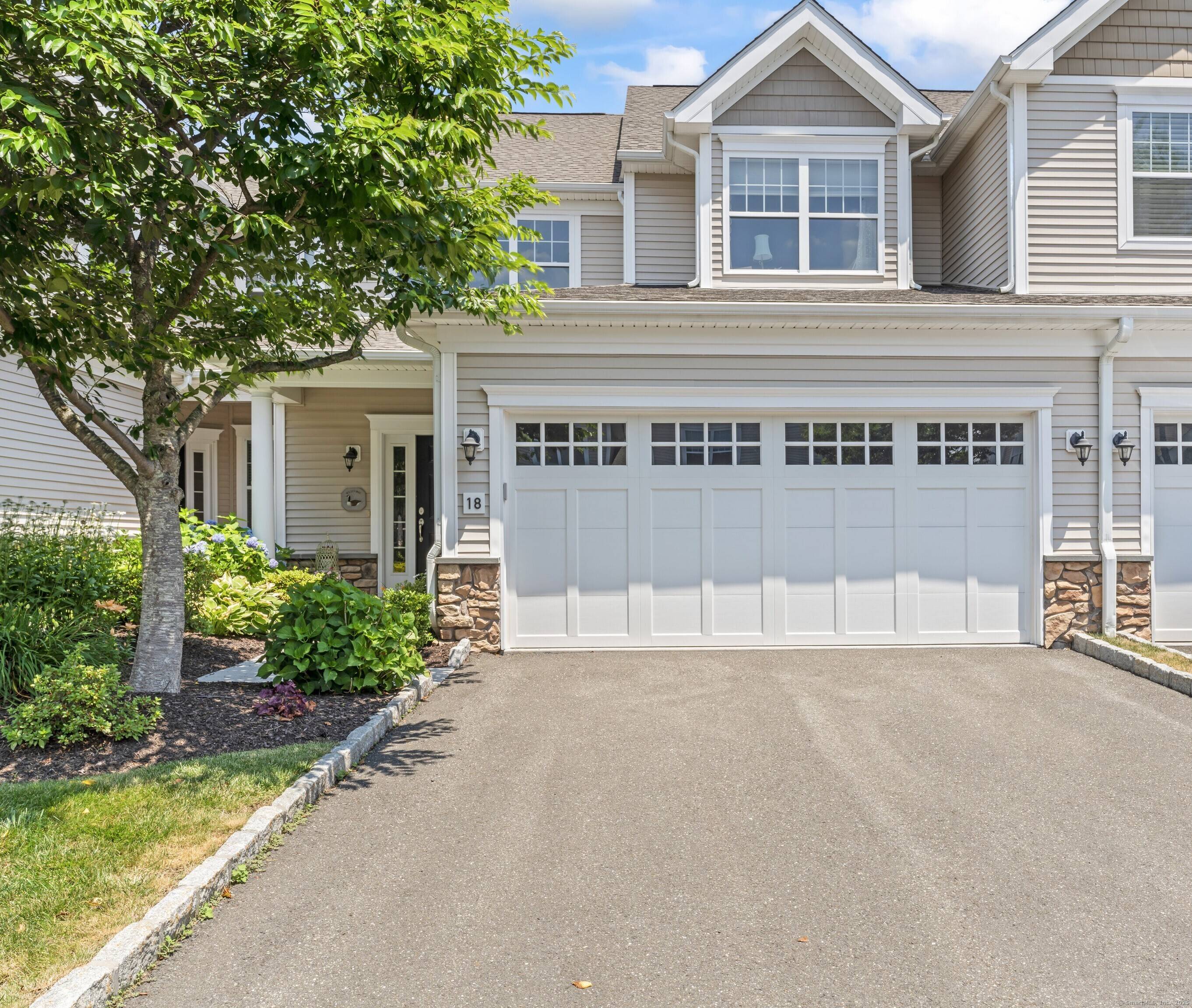 The Summit At Bethel is a beautiful life style community that offers luxury living at its best with the award winning club house at the top of The Summit !