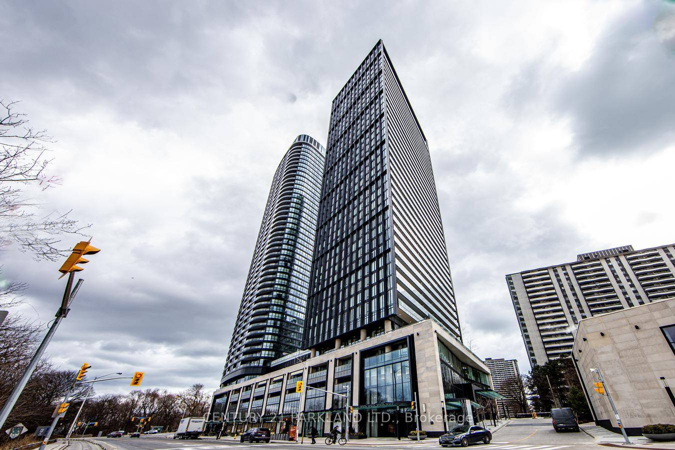Executive amp ; Luxurious Living at Tridels Via Bloor !