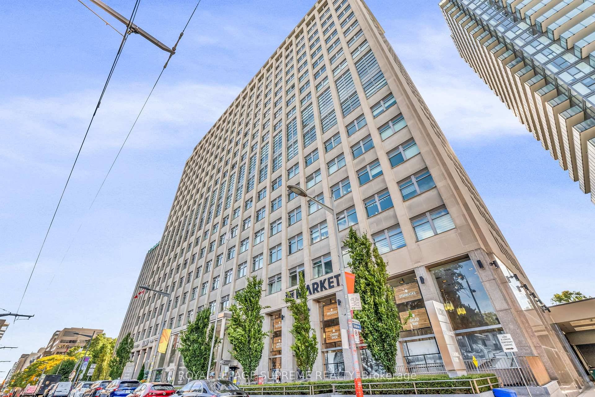 Welcome home to 111 St Clair Avenue West !
