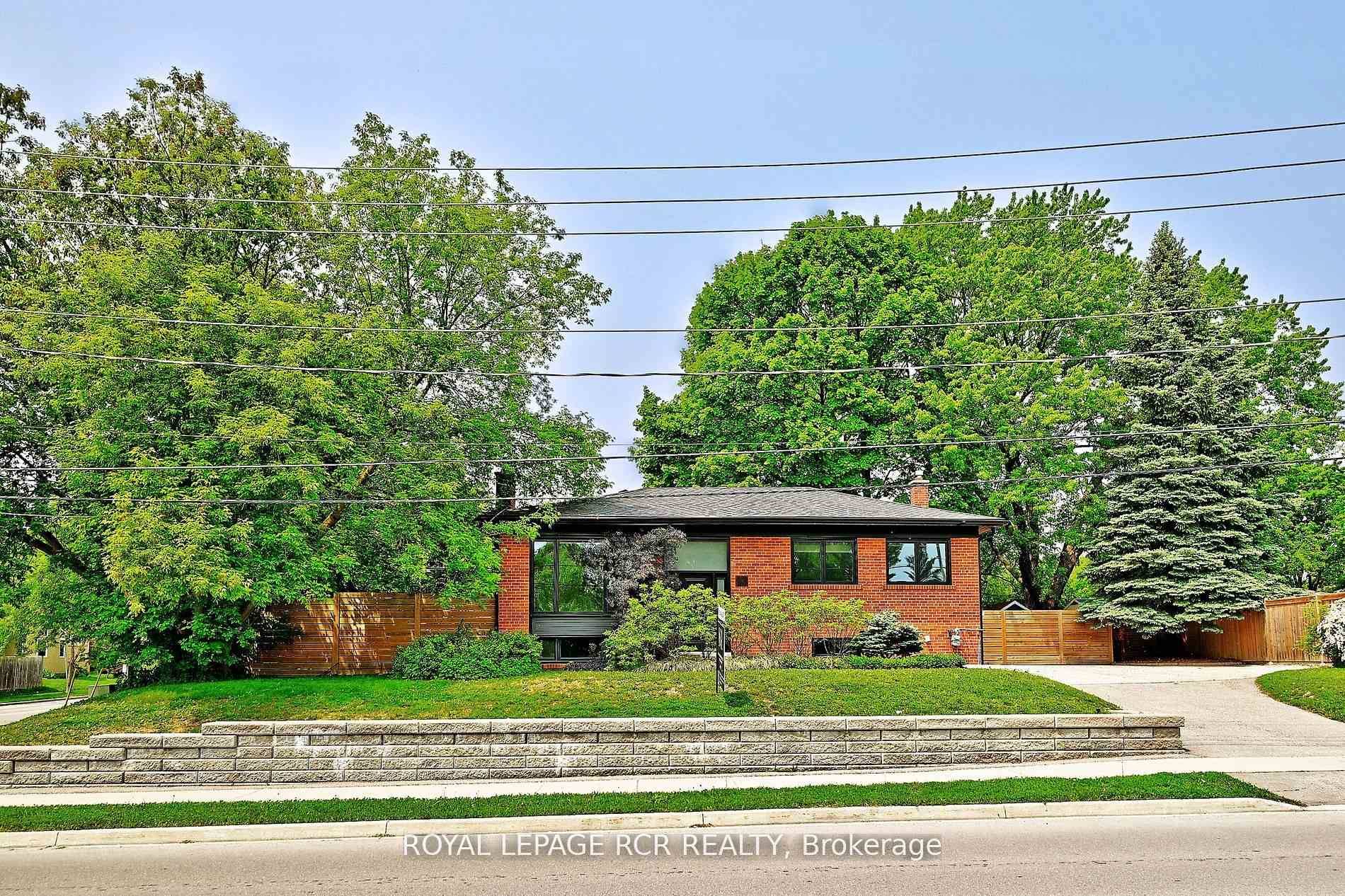 This stunning brick bungalow in the heart of Central Newmarket has been impeccably updated to offer modern comfort and timeless elegance.