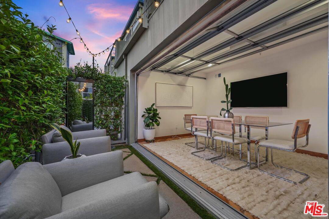 512   Brooks Ave 3BR Marina Del Rey La