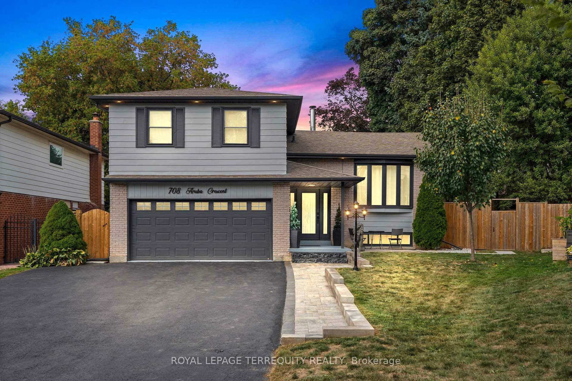 Welcome to 708 Aruba Crescent, nestled in Oshawas highly sought after Northglen community !