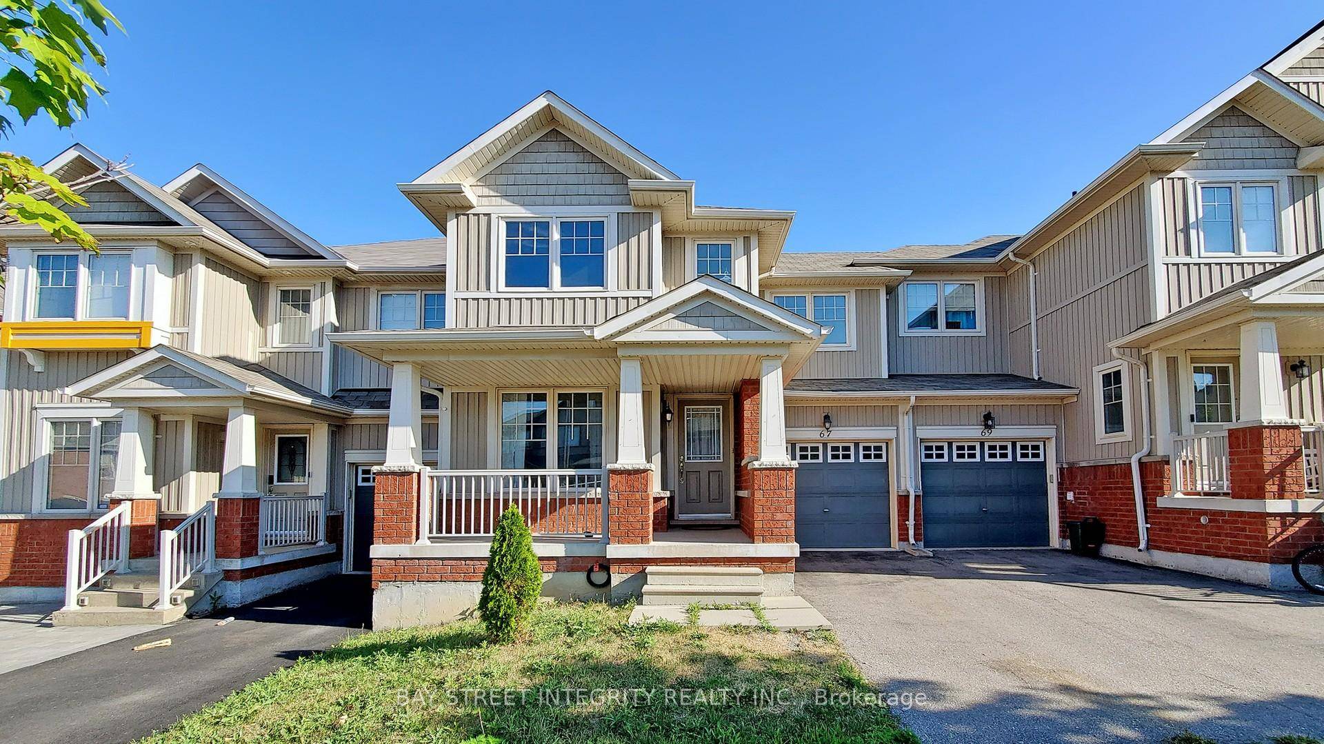 Elegant And Inviting Quality Aspen Ridge Built Freehold Townhouse.