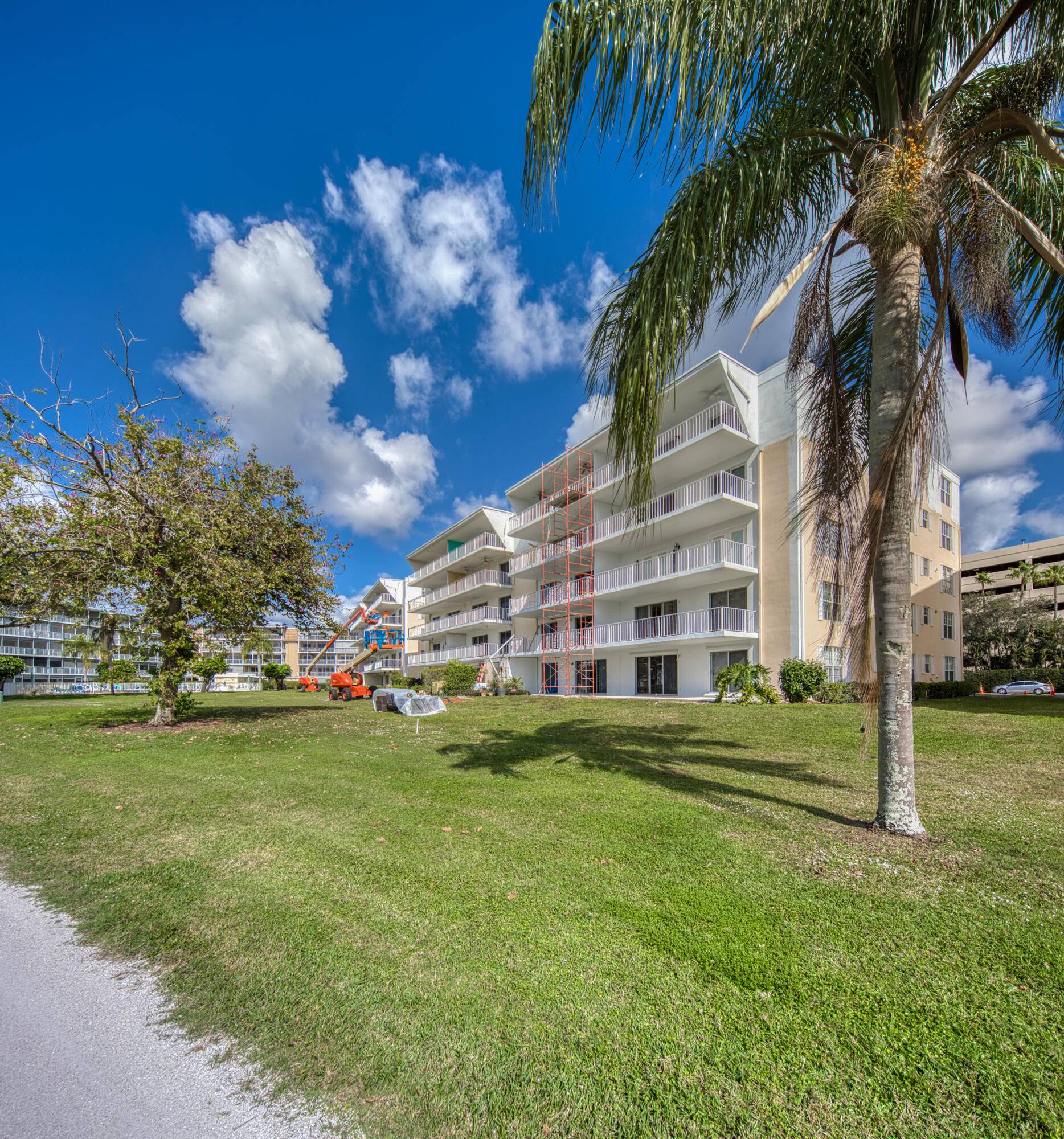 En suite plus guest bedroom and bath with impressive room sizes, a Florida room and oversized balcony 8x24 !