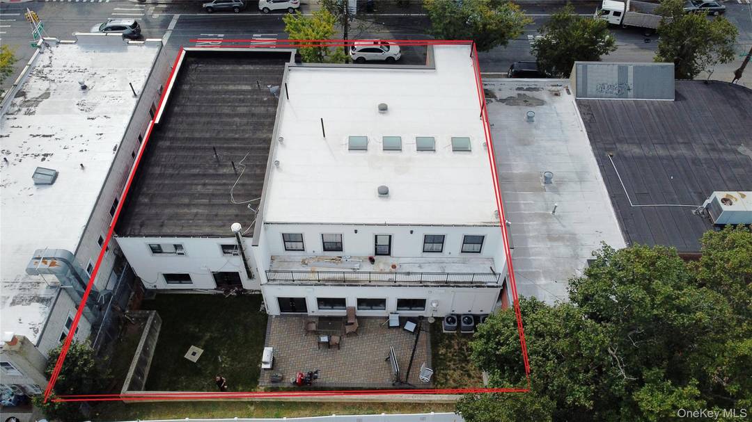 Discover a rare investment opportunity in the heart of City Island, a vibrant, nautical community in the Bronx known for its charm, history, and strong local business presence.