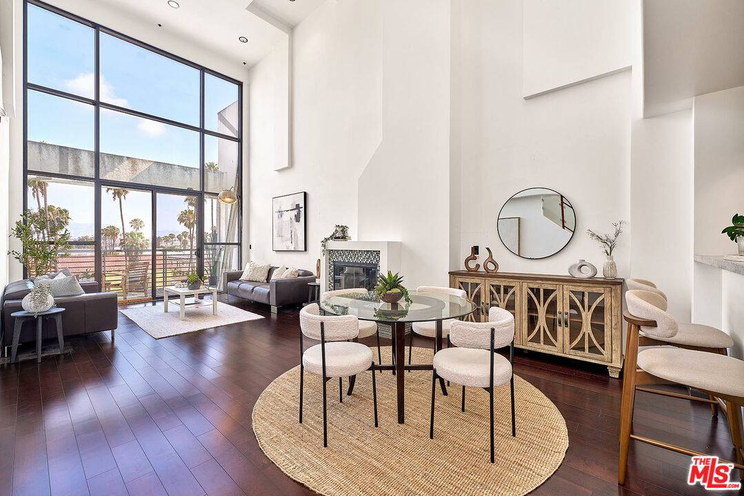 520  S Kingsley Dr 3BR La