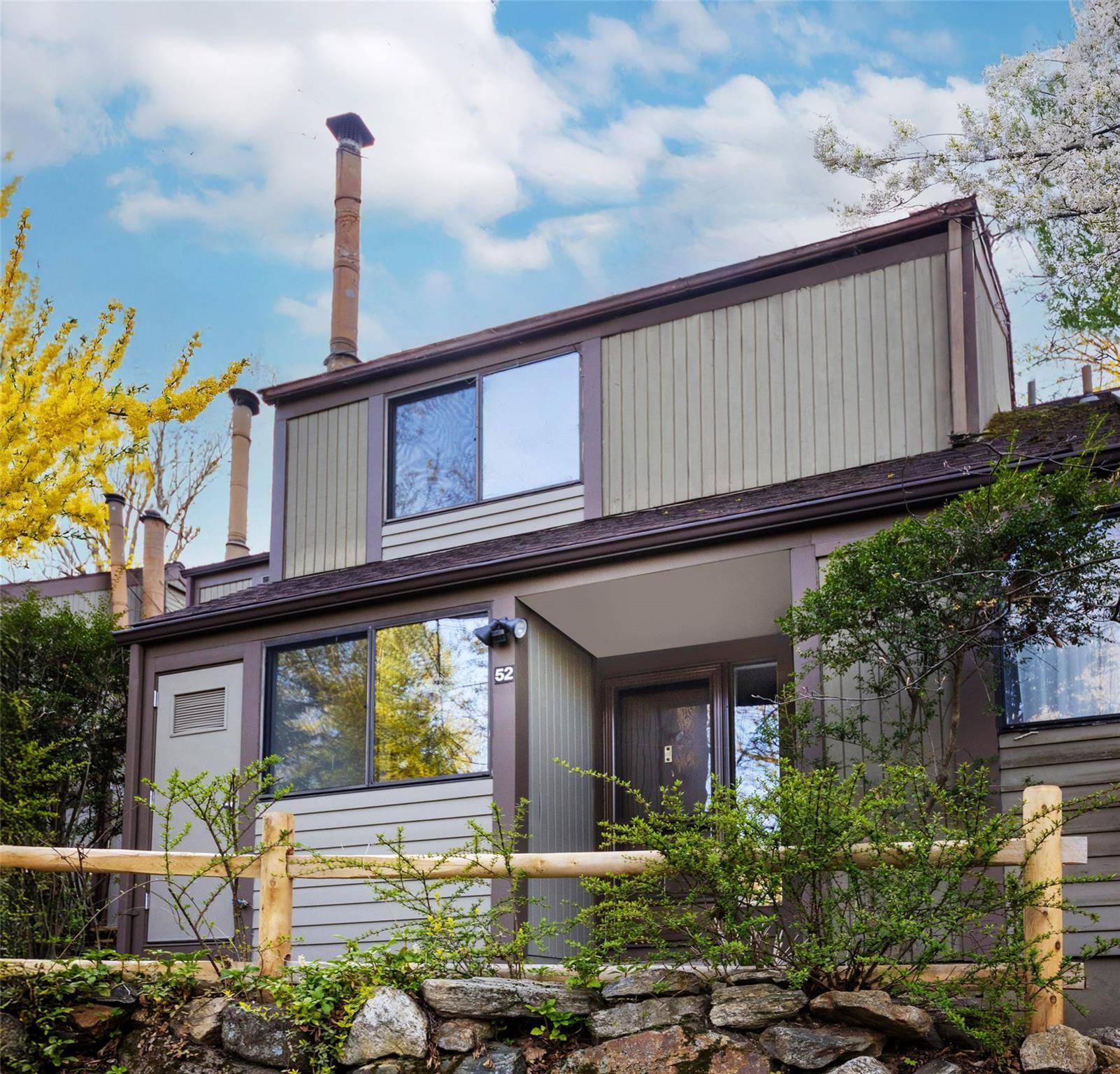 In coveted Walden Wood, in the lively Rivertown of Dobbs Ferry, see this charming townhome nestled in a clean, bucolic enclave.