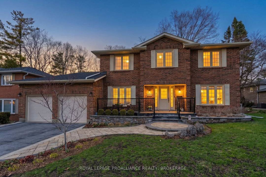 Meticulously maintained executive residence in highly sought after Bayshore Estates.