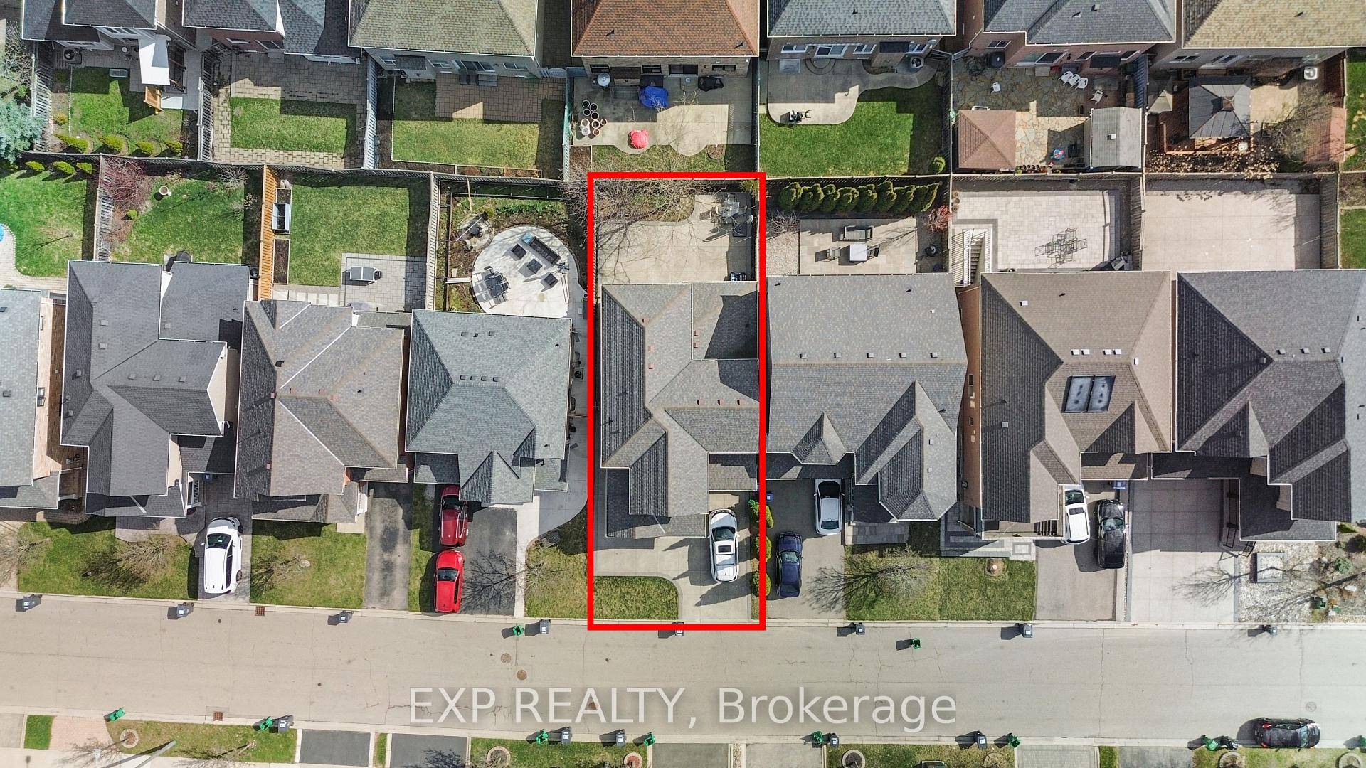 Stunning Detached 'All Brick' Move In Ready Home In Churchill Meadows !