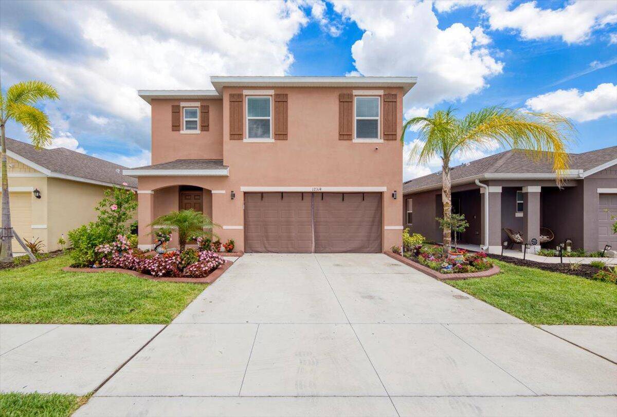 Welcome to your stunning, meticulously maintained home in desirable Central Park !