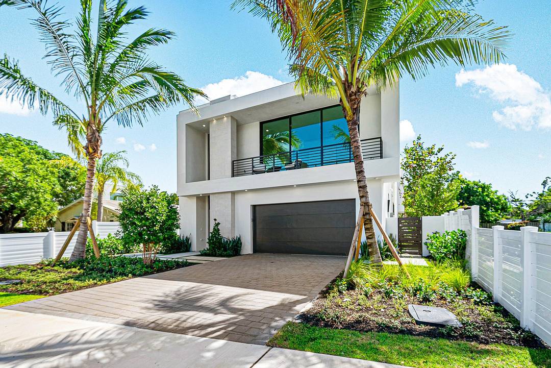 Welcome to Hibiscus House, a curated haven by Stamm Development Group, perfectly situated in one of East Delray's most desirable neighborhoods.