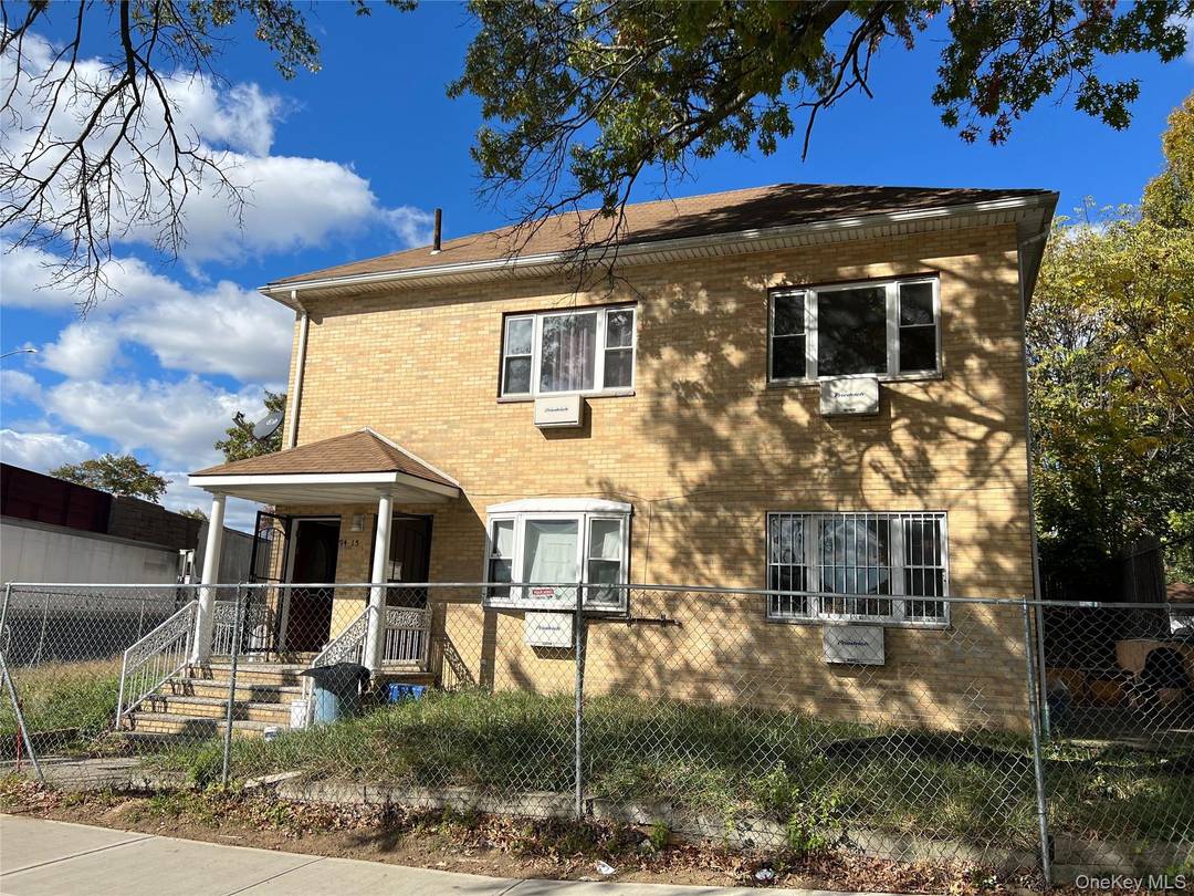 Beautiful 2 family home in the heart of Woodhaven.