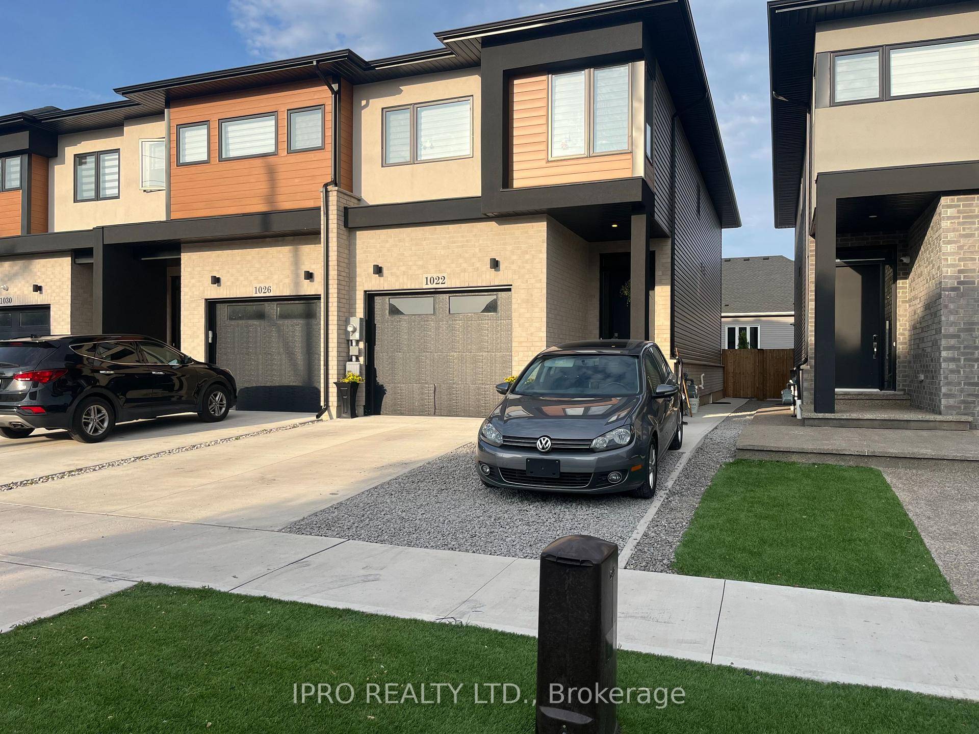 Executive, Modern Townhouse, Corner Unit, Located In The Popular Merritt Meadows Hansler Village, 10 Ceiling Main Floor, 9 Ceiling 2nd Floor, Loaded With Premium Finishes And Upgrades Throughout, 3 Spacious ...