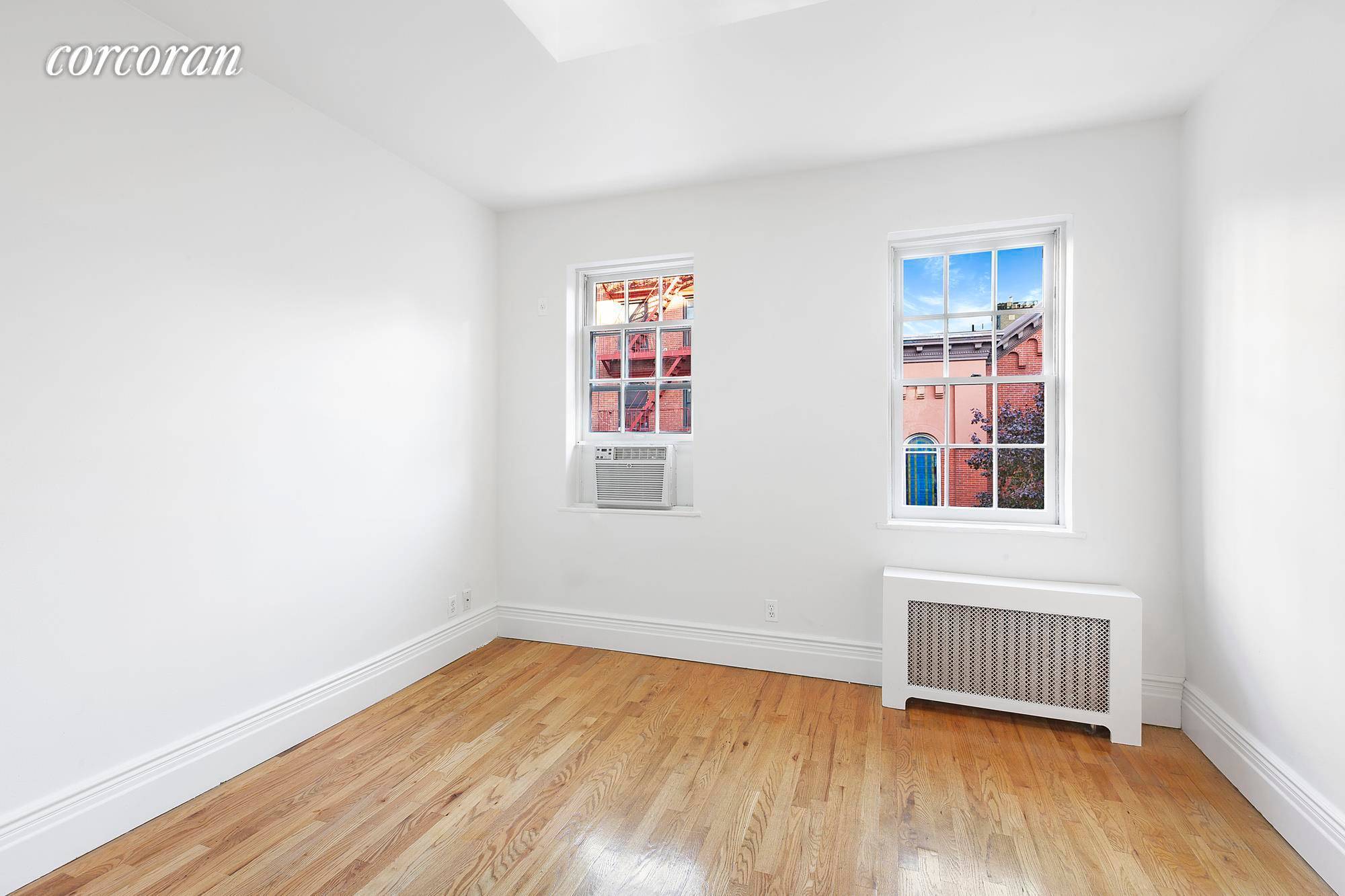 No Fee amp ; One Month Free Rent !
