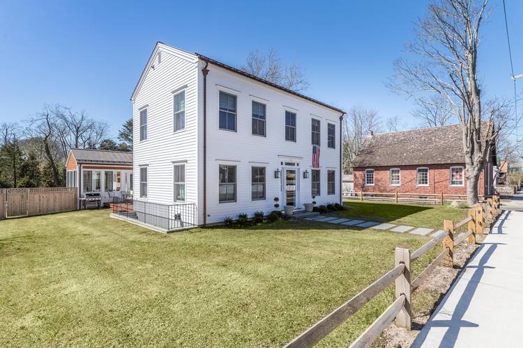 Close Distance to Sag Harbor Village