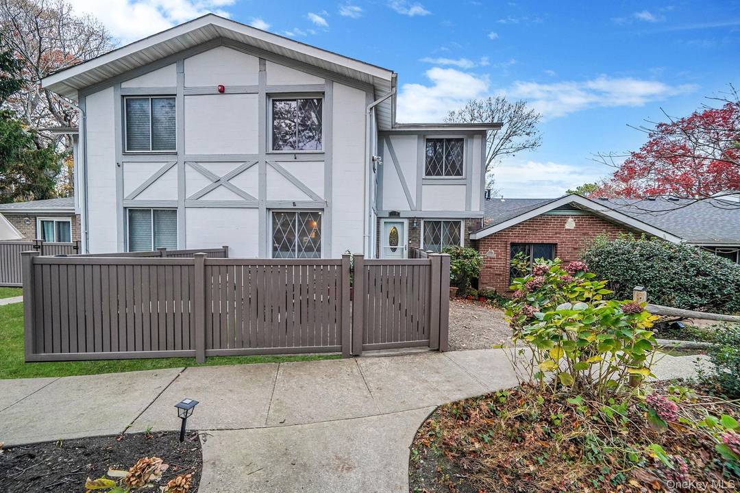 Welcome to 320 Woodland Ct, located in the highly sought after, private and secure community of Bretton Woods one of the most amenity rich developments in all of Suffolk County.