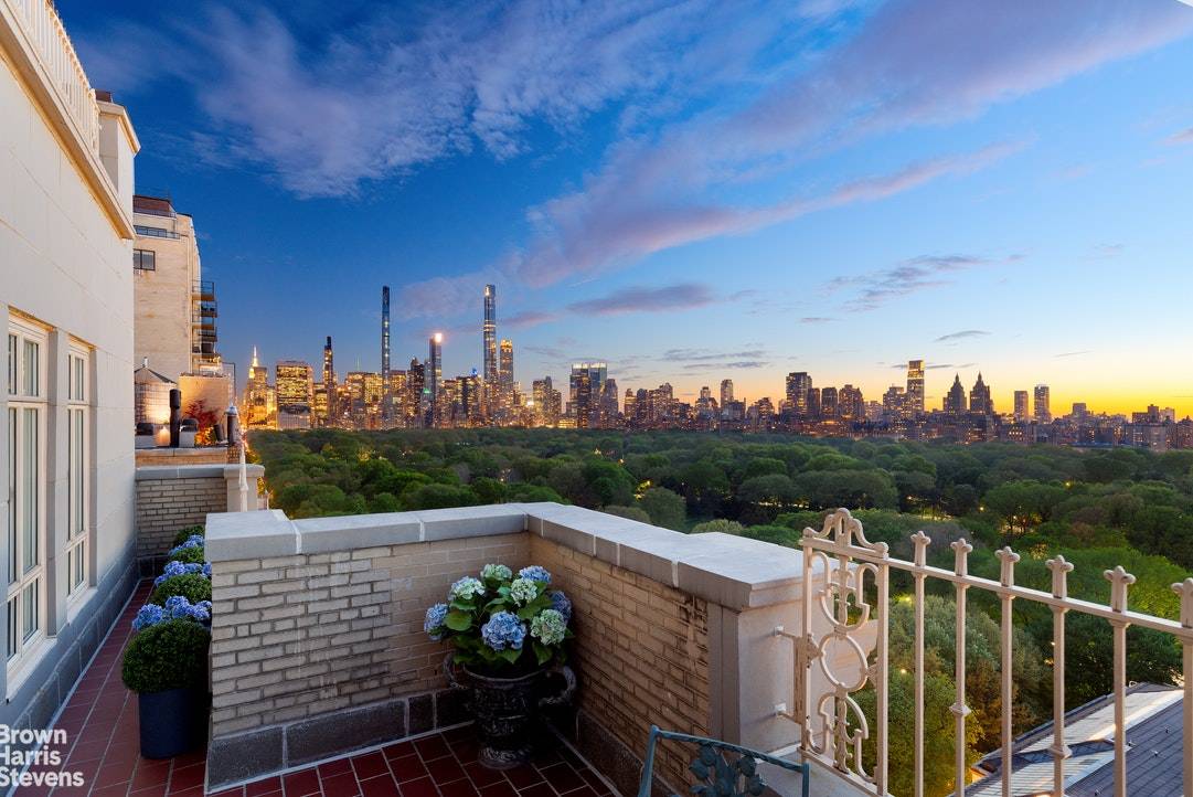 The Penthouse at 993 Fifth Avenue is amongst the most significant penthouses to be available in over three decades.