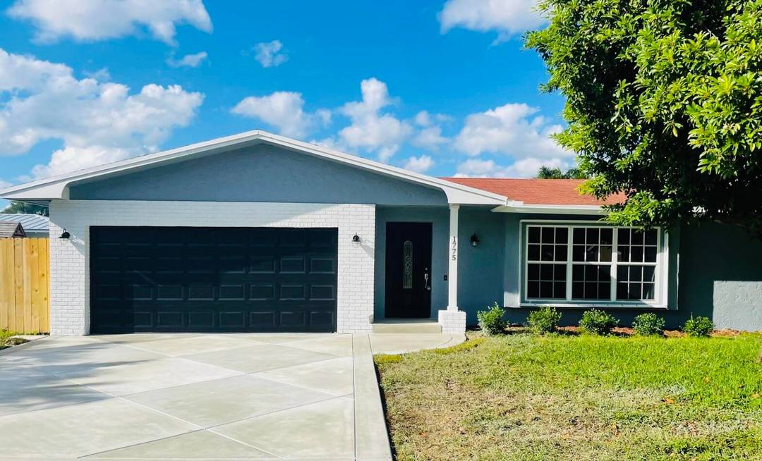 Spacious 4 2 2 pool home in the highly sought after Boca Square neighborhood with no HOA !