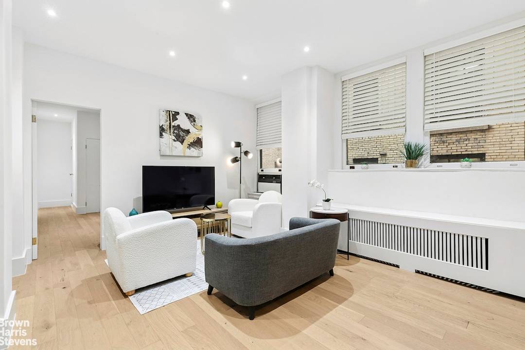 Move right into this newly renovated one bedroom, one bathroom home at 3 East 85th Street, featuring brand new stainless steel appliances, including a dishwasher, custom cabinetry, new flooring throughout, ...