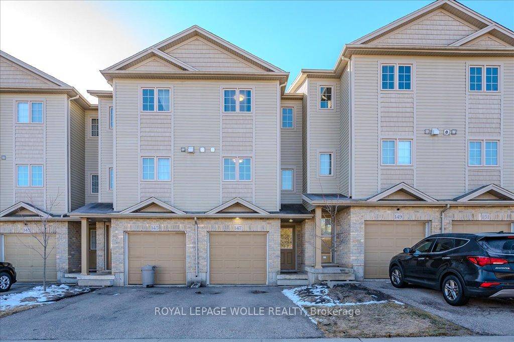 Welcome Home to 147 Highland Cres !