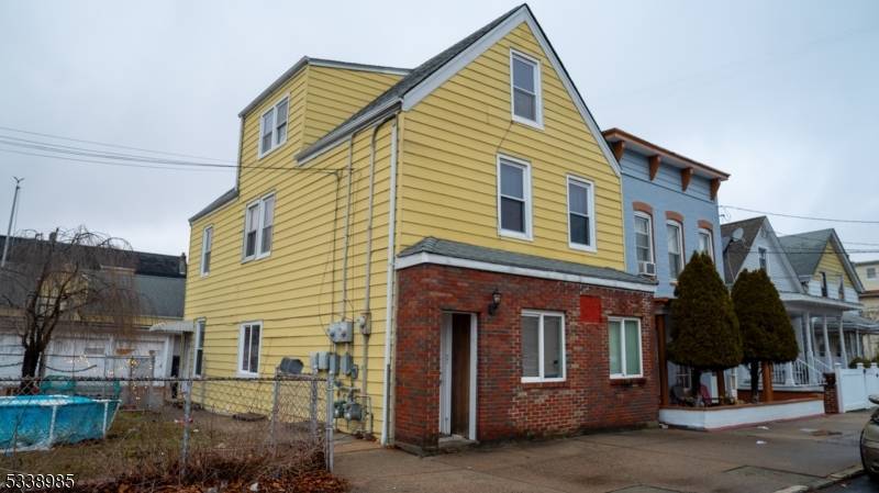 Prime investment opportunity in the heart of Perth Amboy, NJ !