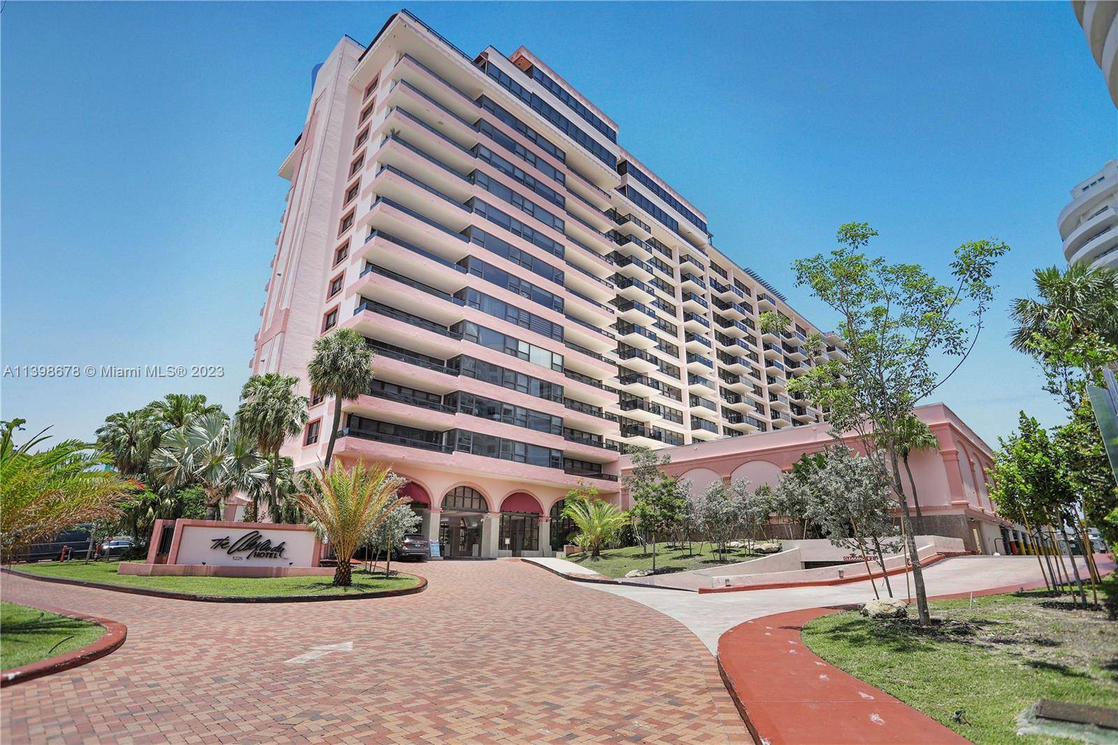 Experience luxury living in this beautifully remodeled 2 bedroom, 2 bath unit at The Alexander Hotel, offering stunning views of both the ocean and the bay.