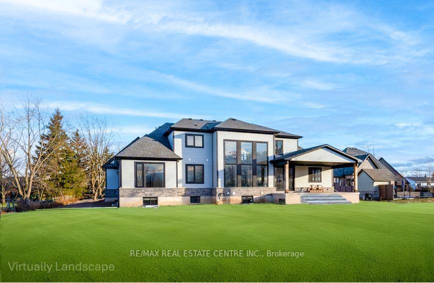 Exquisite 2 Acre Luxury Estate in Niagaras Wine Country Experience the perfect blend of sophistication, comfort, and privacy in this remarkable 2 acre estate offering over 5, 000 sq.