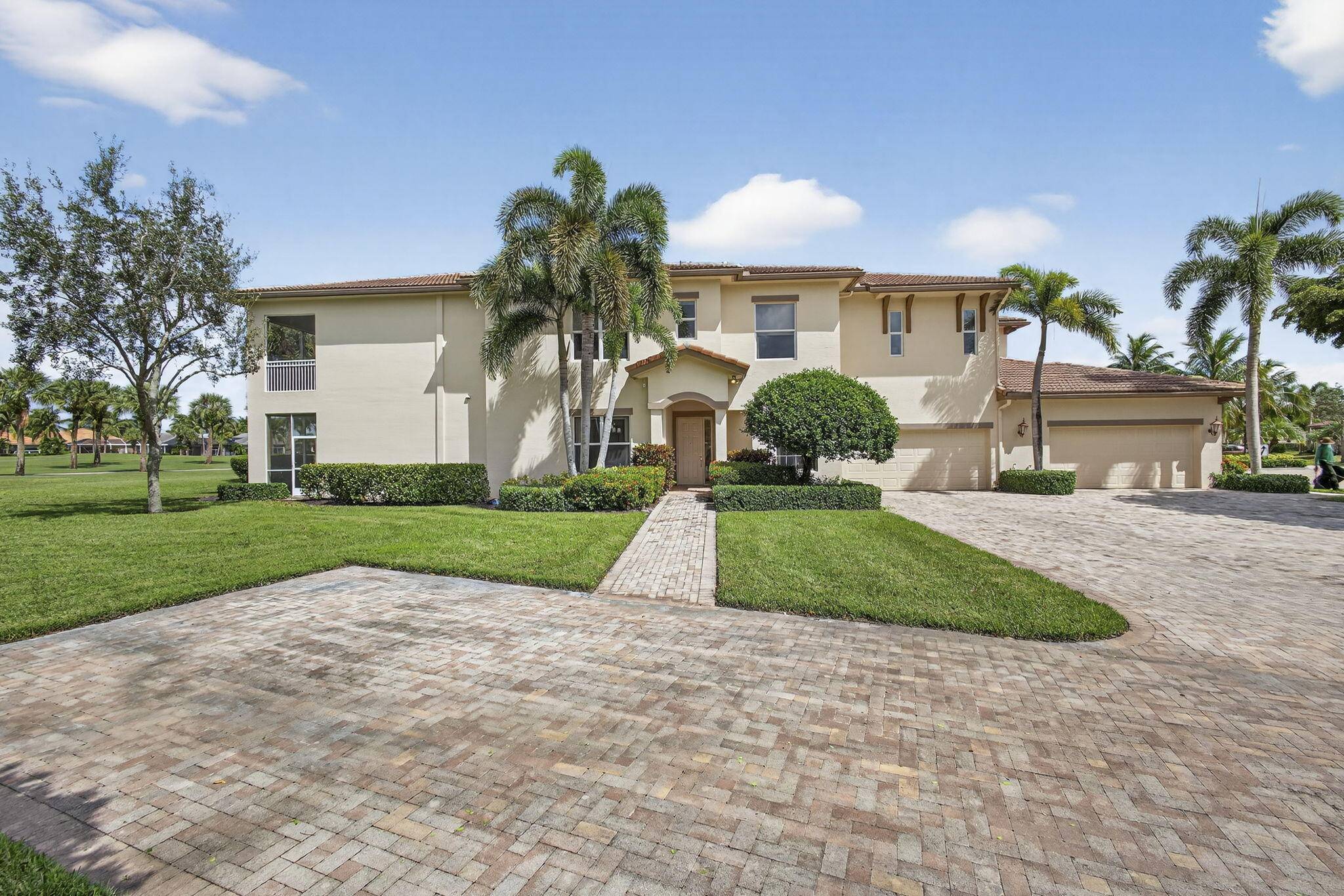 New to the market this beautifully appointed 2 bedroom, 2 bathroom den condo offers the perfect blend of comfort, style resort living.
