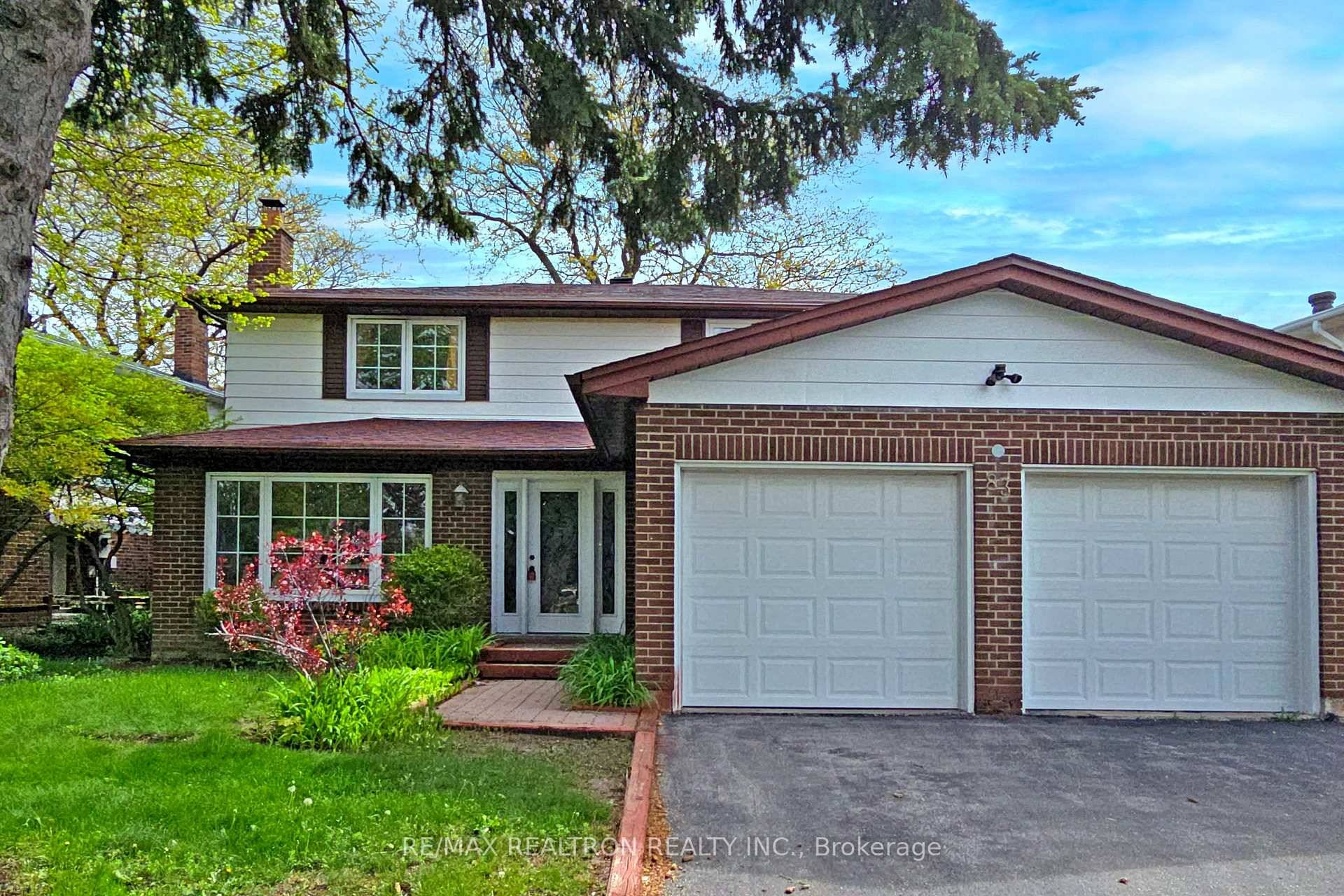 Excellent Location ! ! ! Lucky 83, Detached Double Garage, 4 Bedrooms 4 Washrooms Extra Wide Frontage 62 Feet Lot Family Room Walk Out to Deck Hardwood Floor T O, ...