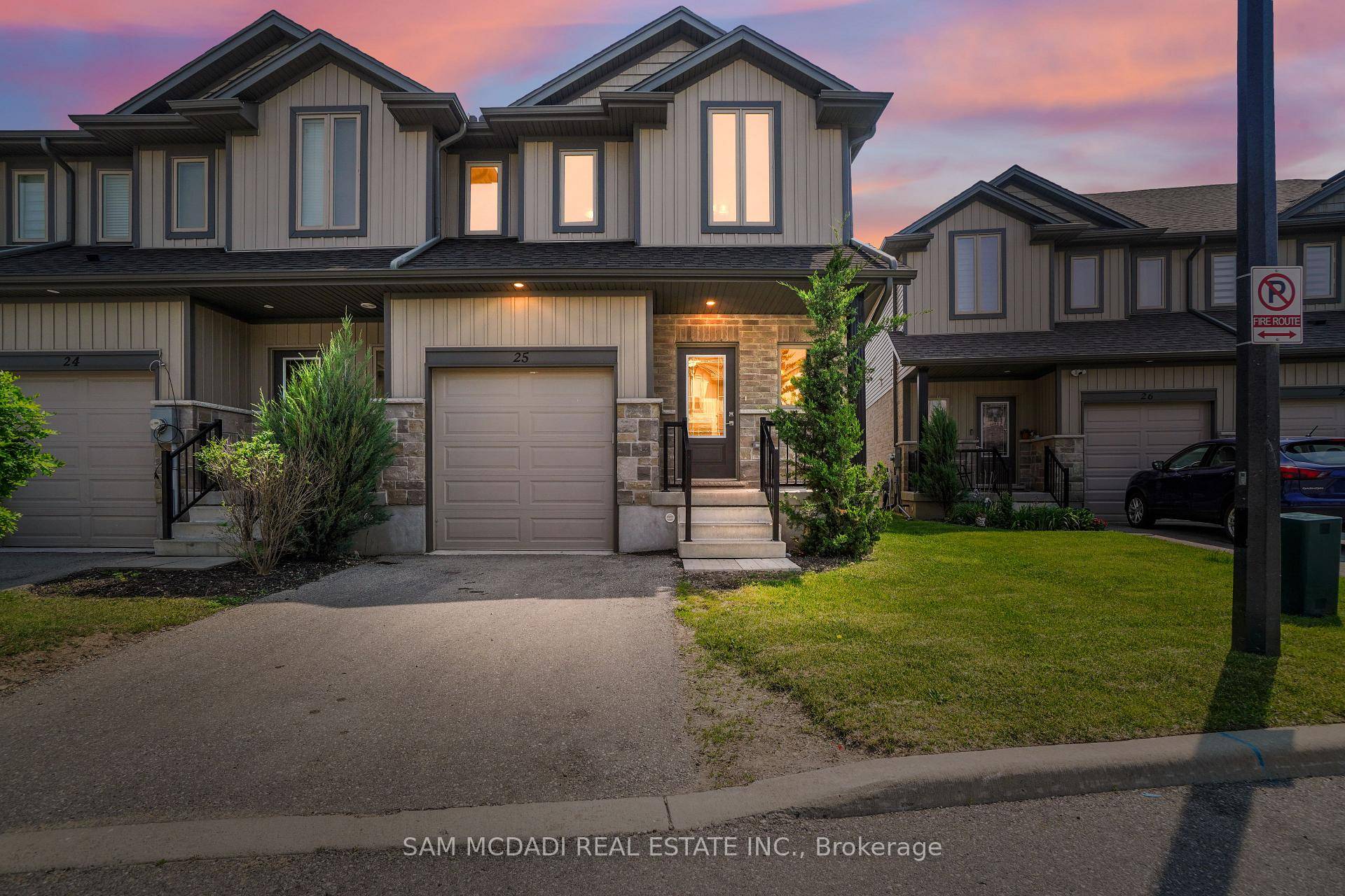 Welcome to this beautifully upgraded condo townhouse located in Woodstock's desirable north end perfectly situated just minutes from highways 401 and 403, and the new Toyota Plant.