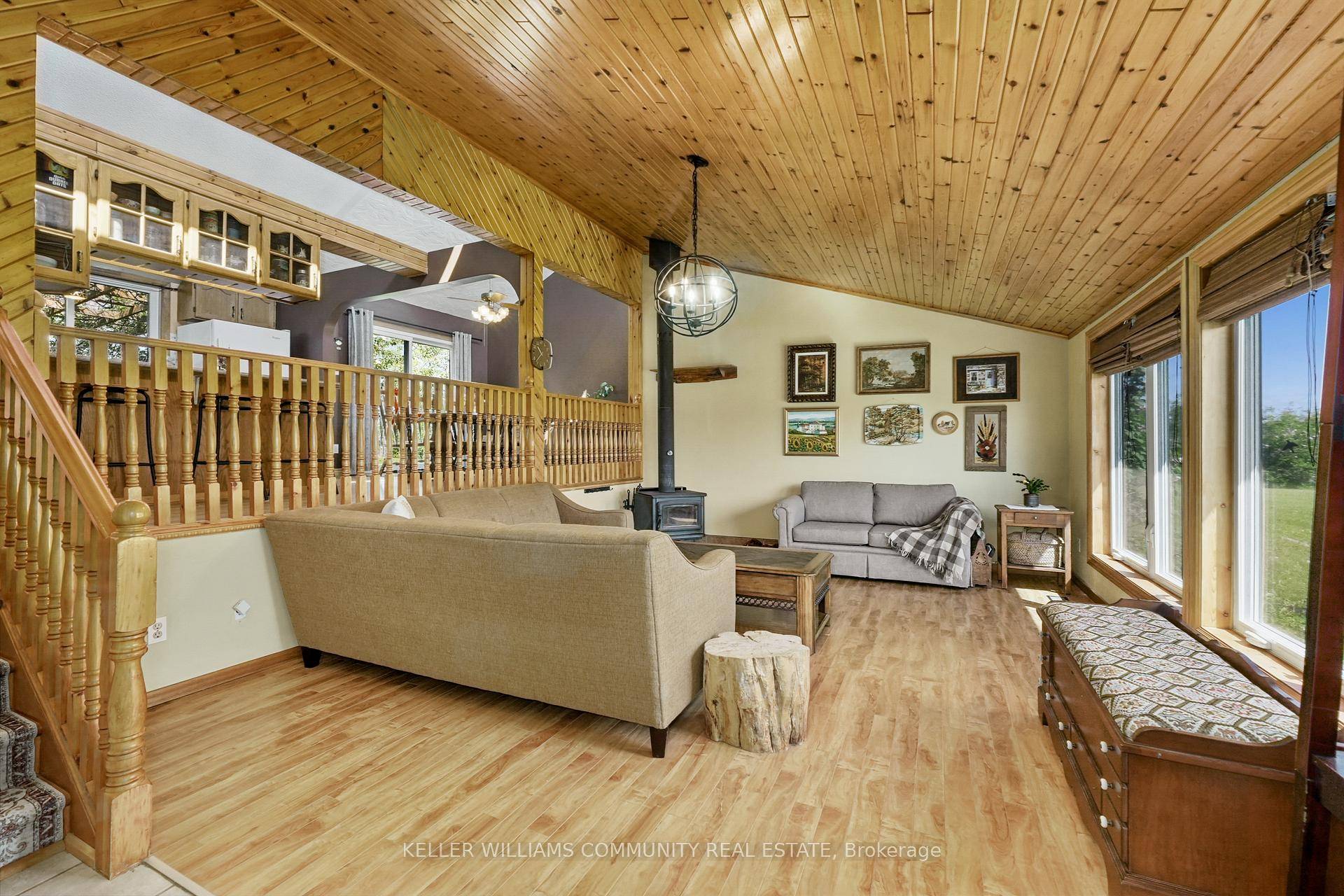 Welcome to your centrally located, yet peaceful and private Viceroy home.