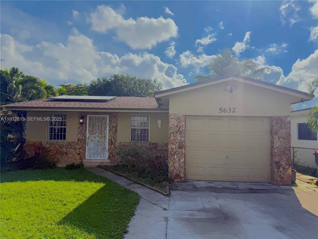 Discover this spacious 3 bedroom, 2 bath home offering 1, 399 sq ft of living space on a generous 7, 164 sq ft lot in the heart of West Park ...