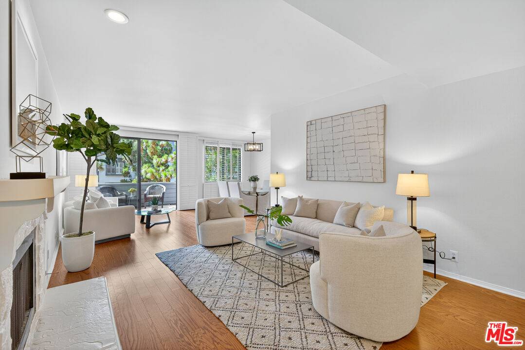 311   Bora Bora Way 2BR Marina Del Rey La