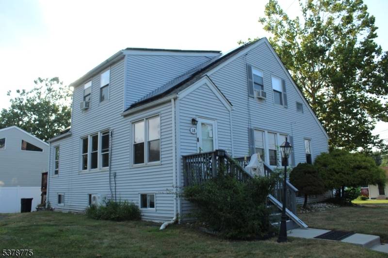 Beautiful opportunity to own a single family property in Piscataway on a tranquil corner lot !