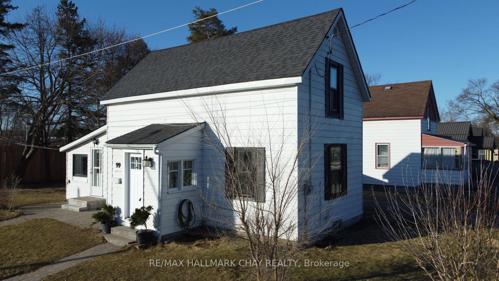Fantastic opportunity for first time home buyers or a turnkey property for investors.