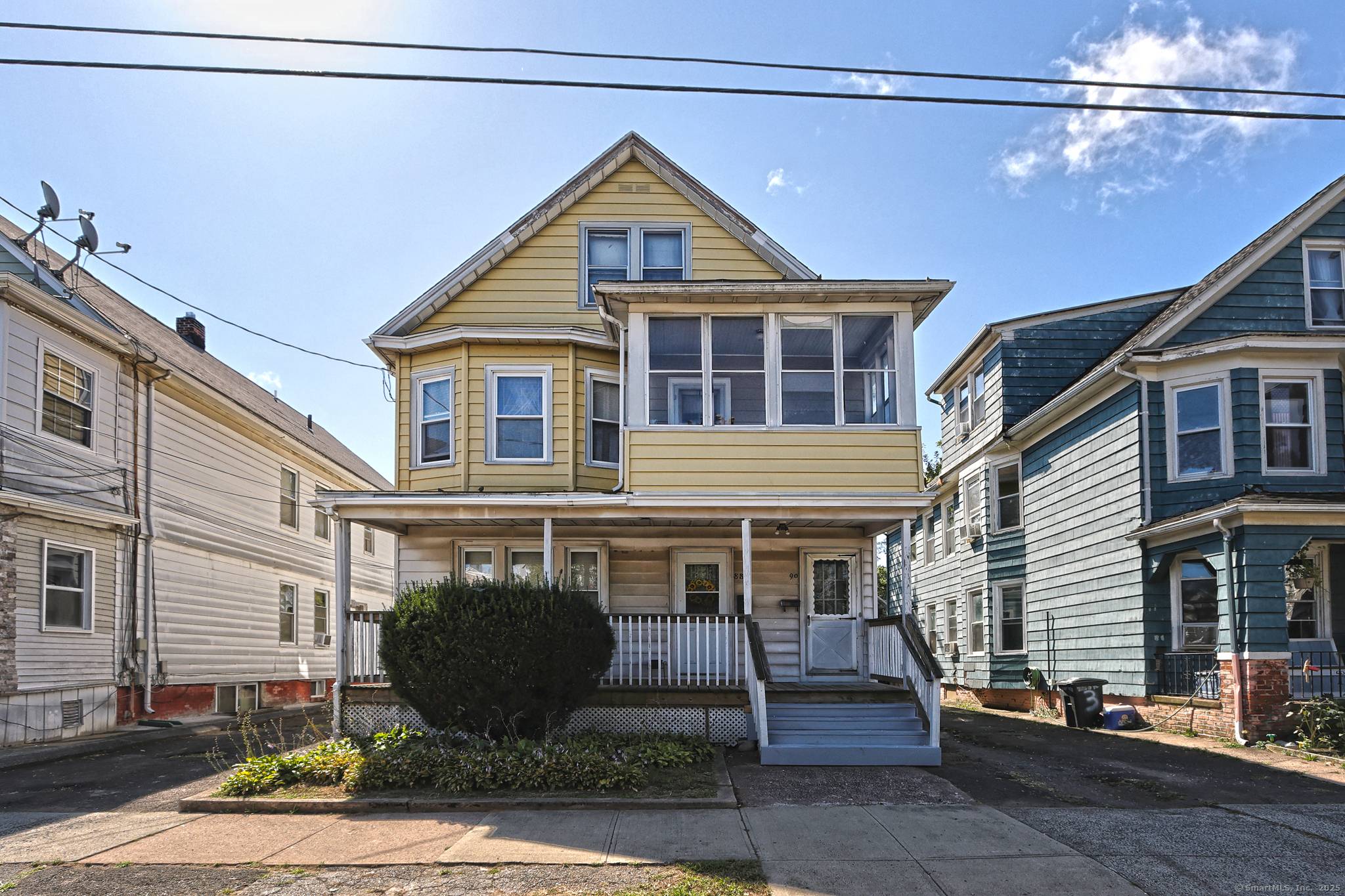 Opportunity knocks with this fantastic investment possibility for the savvy investor or owner occupant looking for extra income.