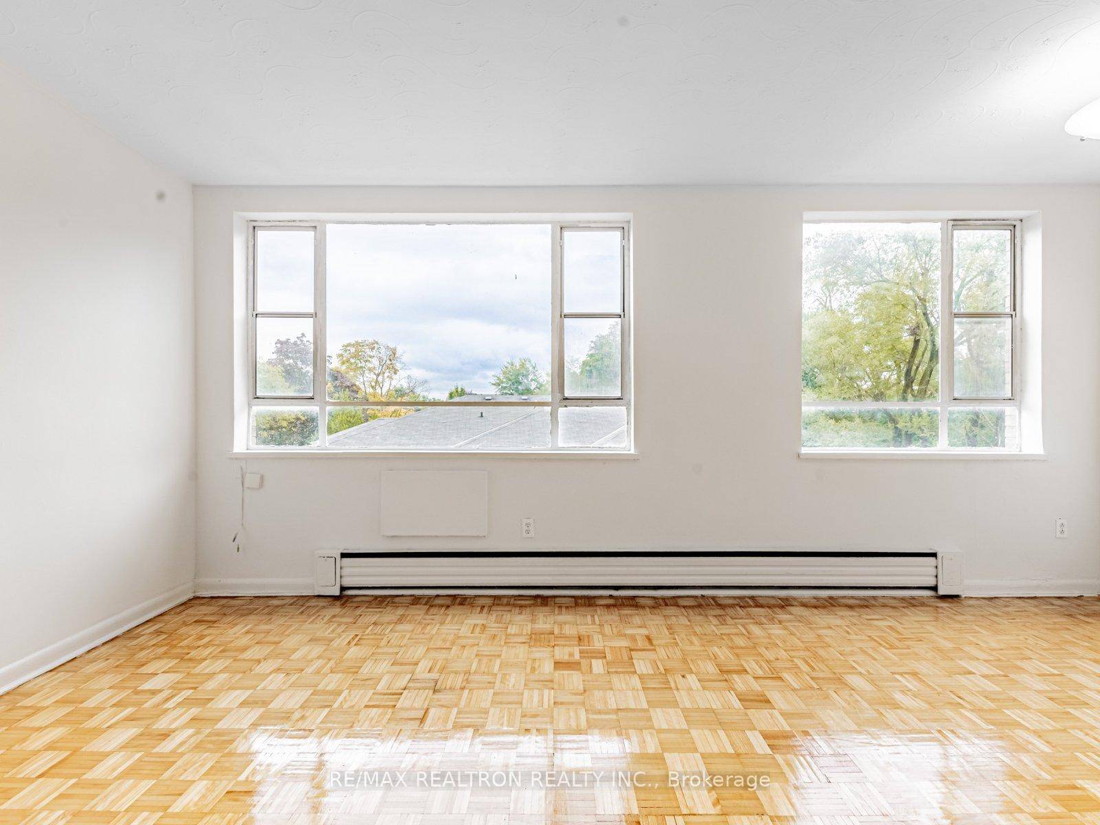 Welcome To This Bachelor Suite which Boasts A Stunning View That Will Take Your Breath Away.