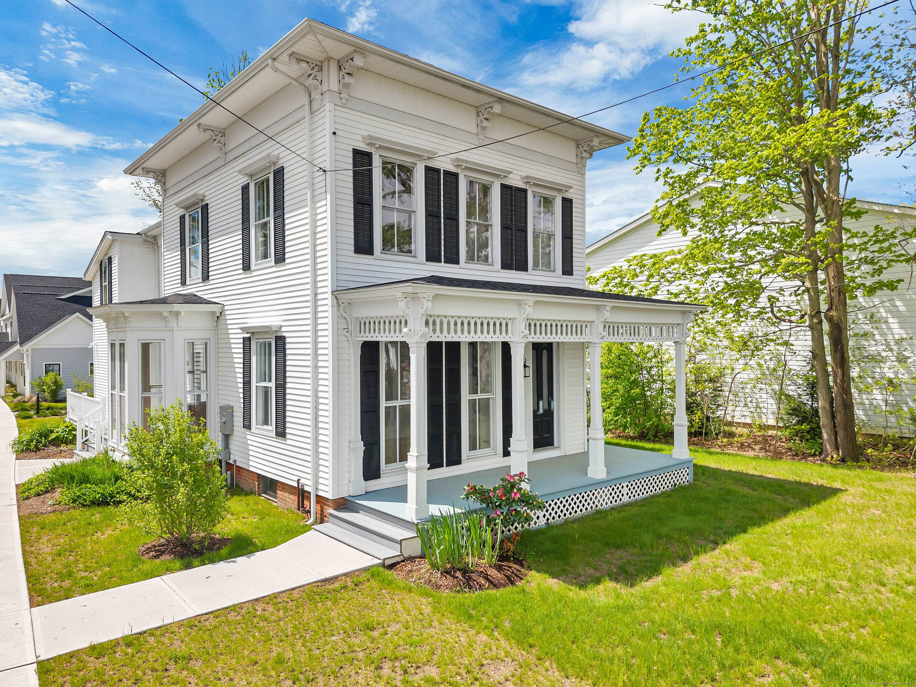Simply Spectacular Georgian Colonial !
