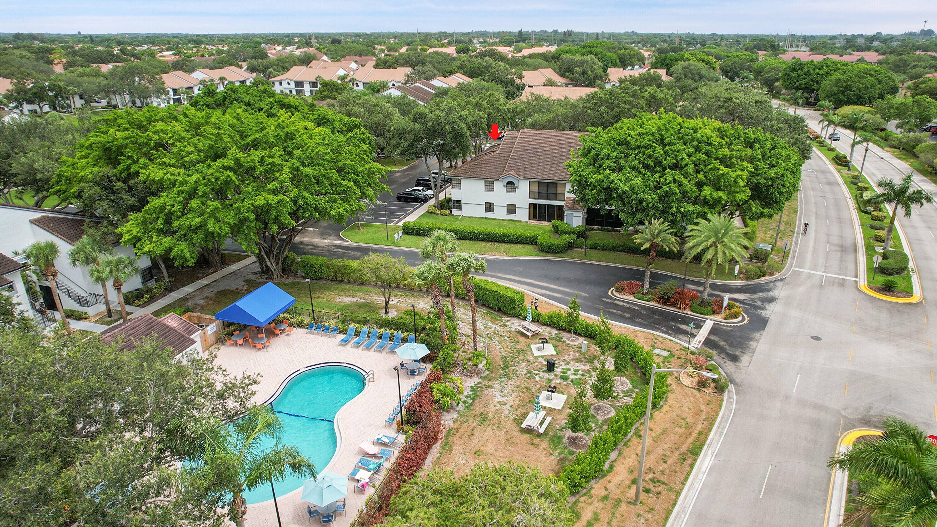 Seller is offering 4. 99 mortgage rate for two years to qualifying buyers Make an offer on this beautiful corner unit, Grandi model without elevator in one of the strongest ...