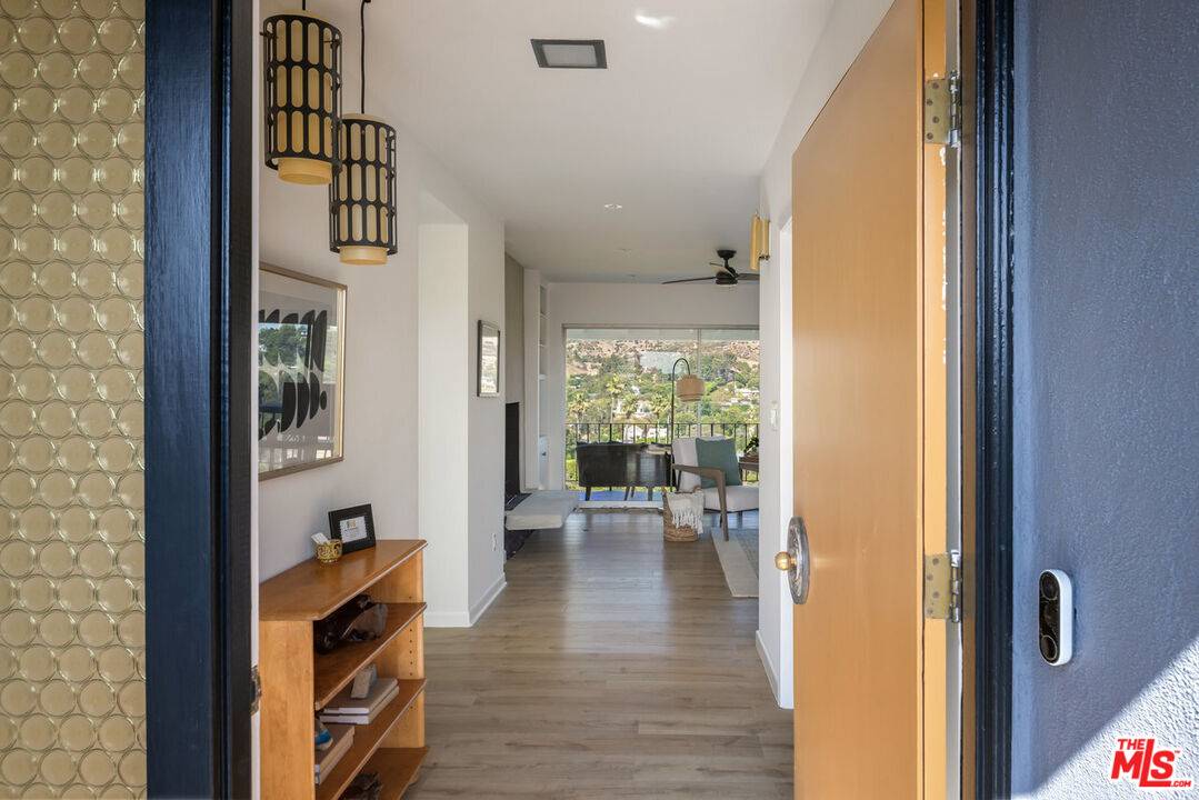 2682   Hollyridge Dr 3BR Hollywood Hills East La